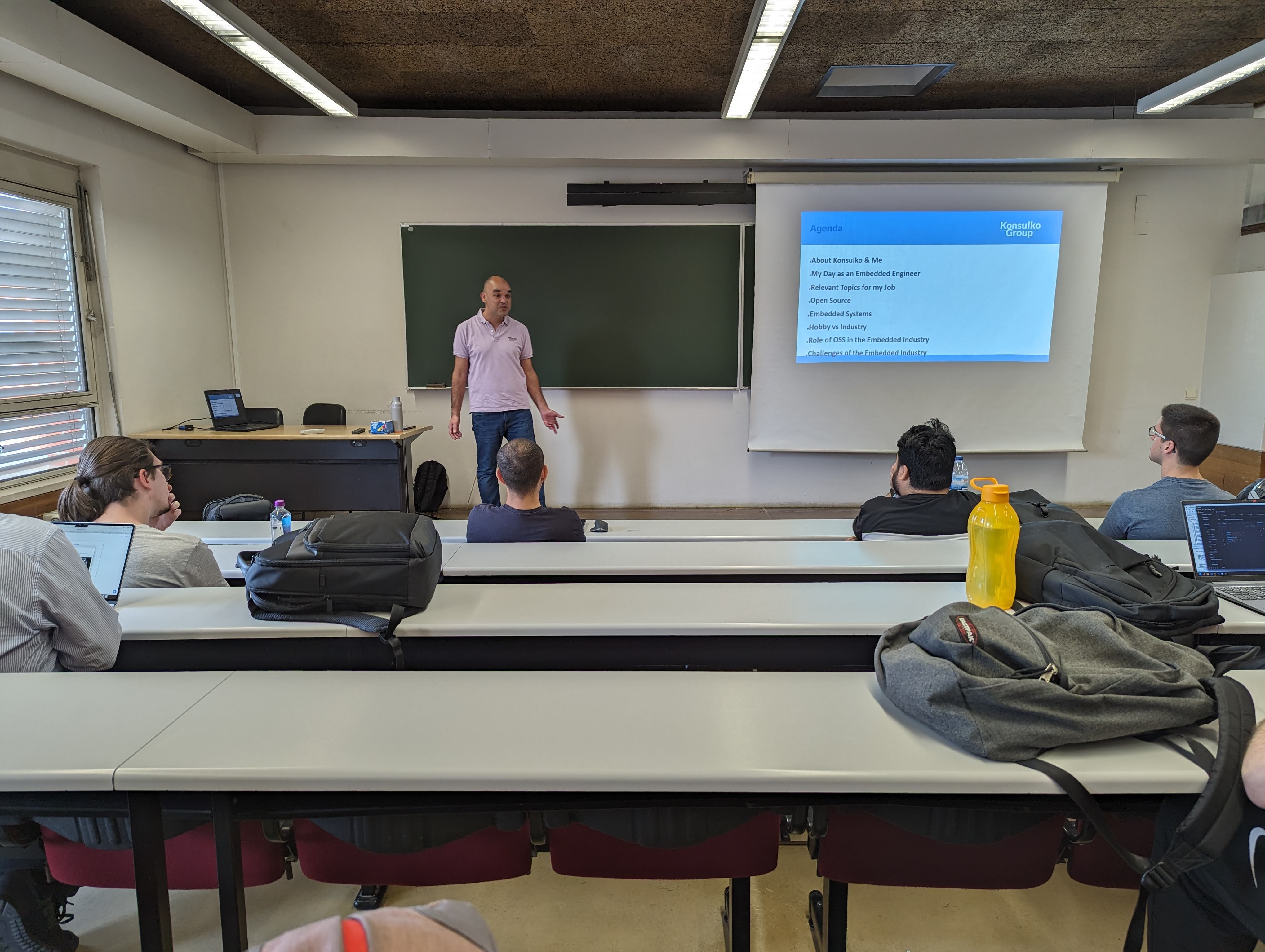 Lecture on "Open Source and Embedded Industrial Systems" by Eng. António Oliveira
